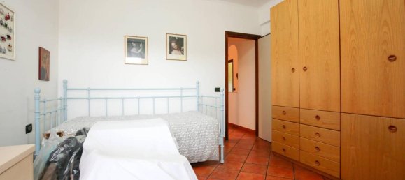 Apartamento de 4 habitaciónes en Genoa, Italy No. 42050 8