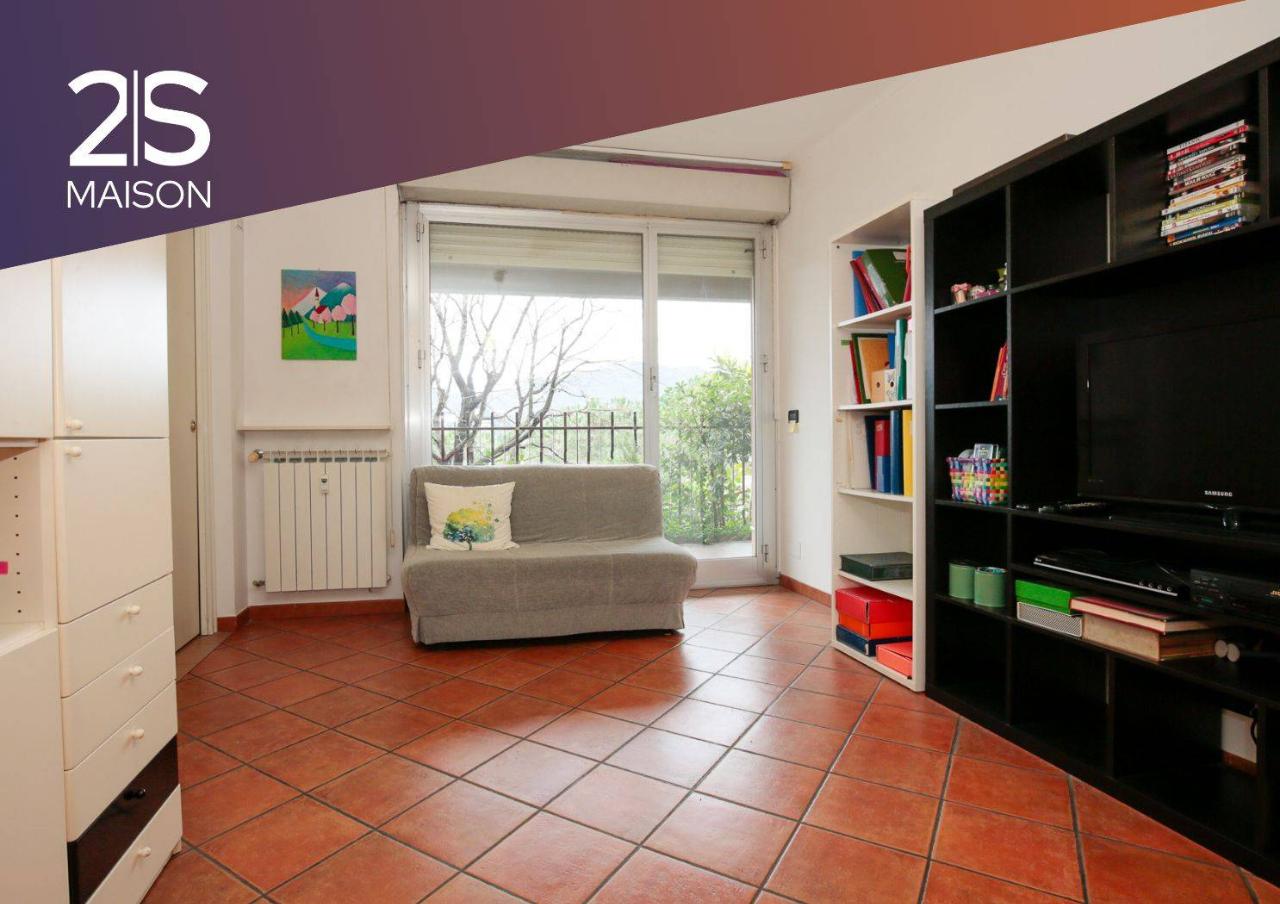 Apartamento de 4 habitaciónes en Genoa, Italy No. 42050