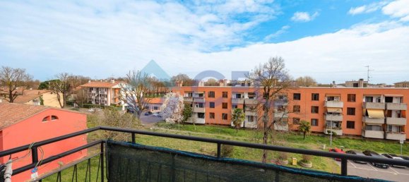 2-salle Appartement à Rozzano, Italy No. 41646 5