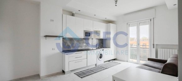 2-salle Appartement à Rozzano, Italy No. 41646 6