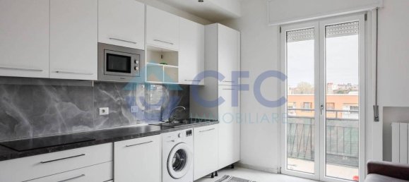 2-salle Appartement à Rozzano, Italy No. 41646 9