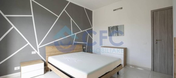 2-salle Appartement à Rozzano, Italy No. 41646 11