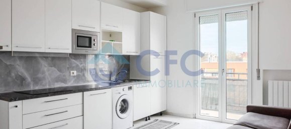 2-salle Appartement à Rozzano, Italy No. 41646 3