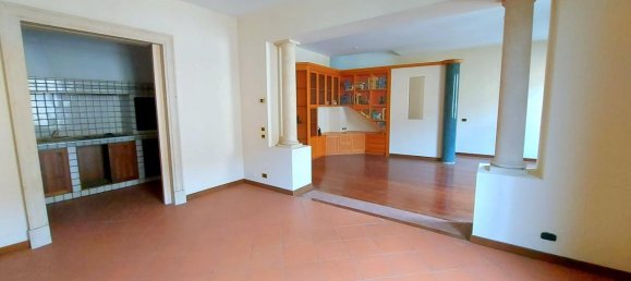 6 rooms Duplex in Padua, Italy No. 31797 3