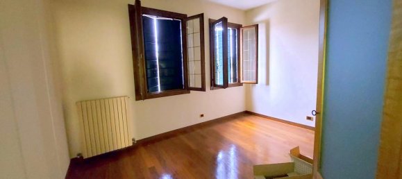 6 rooms Duplex in Padua, Italy No. 31797 10