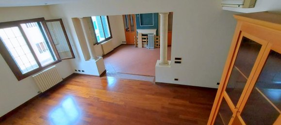 6 rooms Duplex in Padua, Italy No. 31797 4