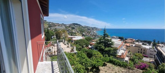 3 rooms Villa in Sanremo, Italy No. 217186 5