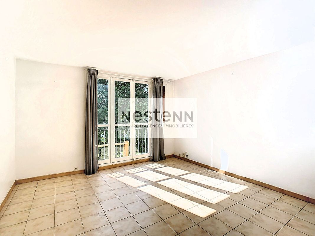 Apartamento de 2 dormitorios en Eaubonne, France No. 178147