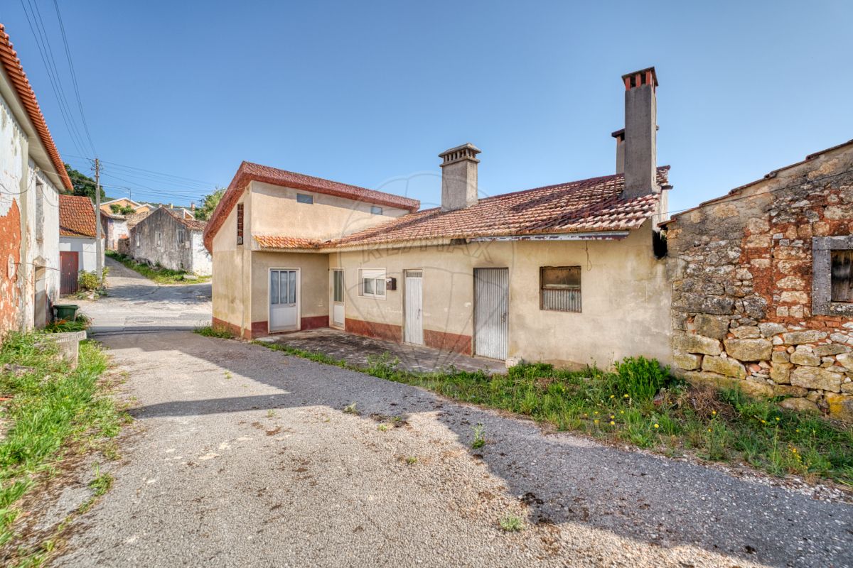 Casa de 1 dormitorio en Alcobertas, Portugal No. 181250