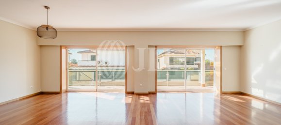 3 bedrooms Villa in Cascais, Portugal No. 138539 2