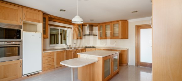 3 bedrooms Villa in Cascais, Portugal No. 138539 11