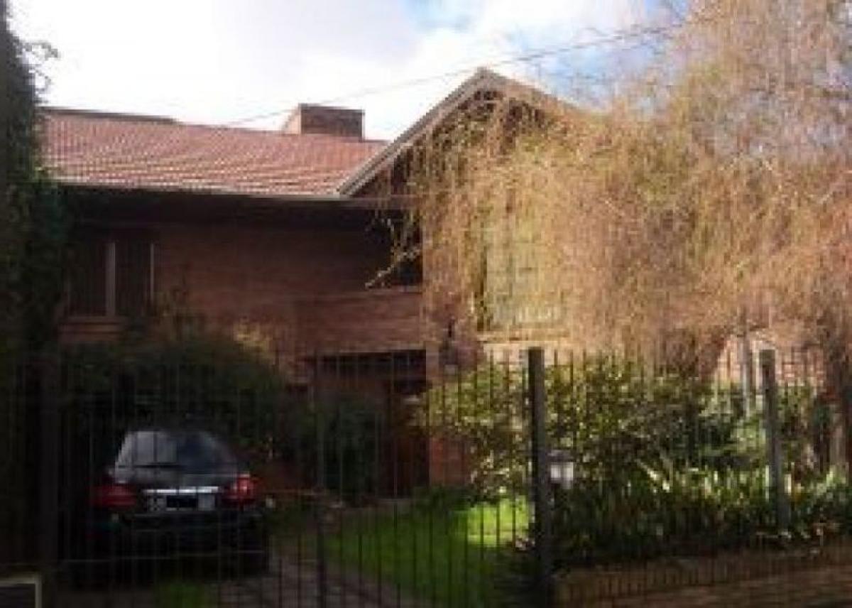 4 bedrooms House in Almirante Brown, Argentina No. 85630