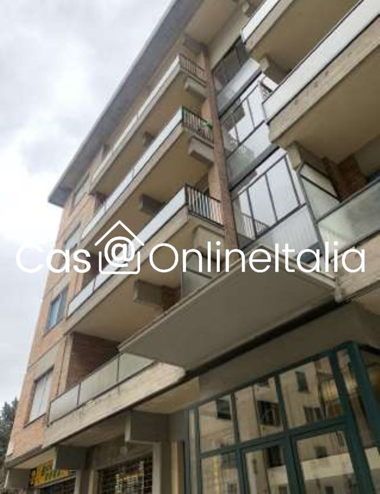 9-Zimmer Wohnung in Perugia, Italy, Nr. 194506