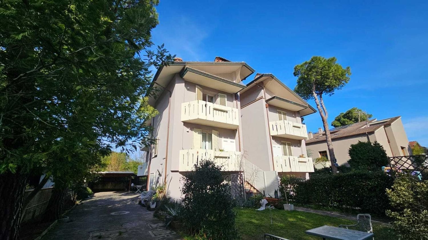 8 rooms Apartment in Cervia, Italy No. 163404