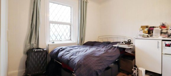 7 bedrooms House in Slough, United Kingdom No. 10438 9