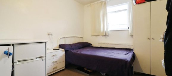 7 bedrooms House in Slough, United Kingdom No. 10438 14