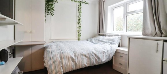 7 bedrooms House in Slough, United Kingdom No. 10438 6