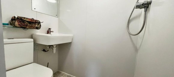 7 bedrooms House in Slough, United Kingdom No. 10438 15