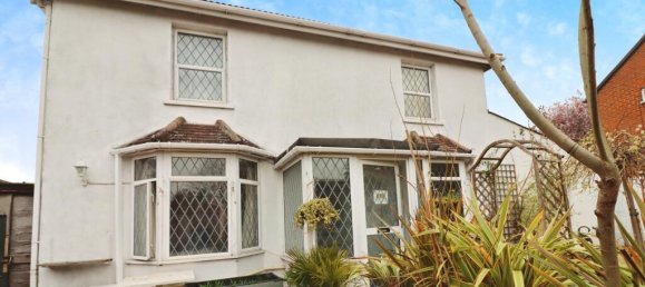 7 bedrooms House in Slough, United Kingdom No. 10438 4