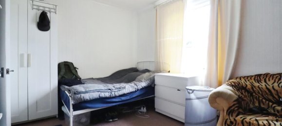 7 bedrooms House in Slough, United Kingdom No. 10438 10