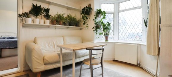 7 bedrooms House in Slough, United Kingdom No. 10438 2