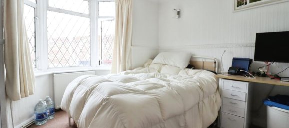 7 bedrooms House in Slough, United Kingdom No. 10438 16