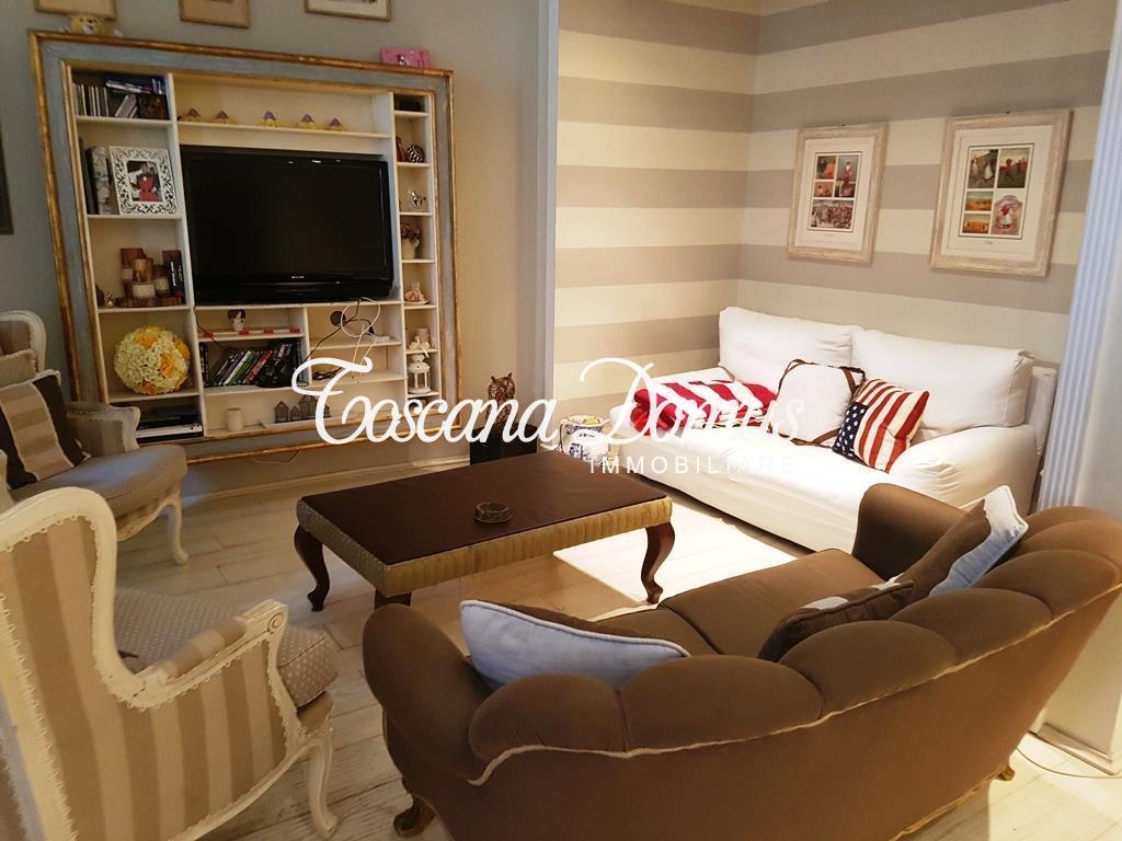 5 rooms Apartment in Siena, Italy No. 19295