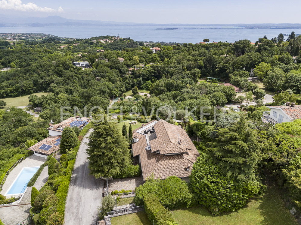 4 bedrooms Villa in Padenghe sul Garda, Italy No. 105233