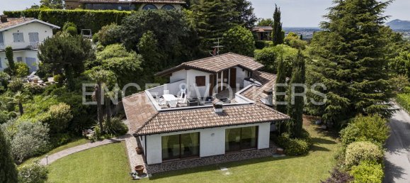 4 bedrooms Villa in Padenghe sul Garda, Italy No. 105233 3