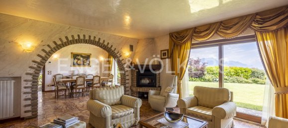 4 bedrooms Villa in Padenghe sul Garda, Italy No. 105233 5