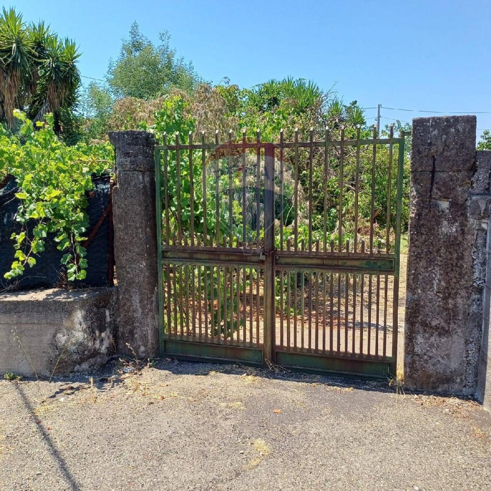 Grundstück in Aci Sant'Antonio, Italy 1124m², Nr. 279759