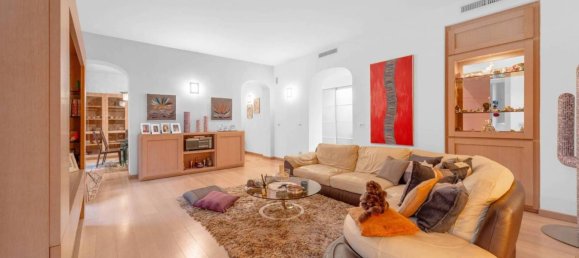 6-salle Appartement à Milan, Italy No. 247930 3