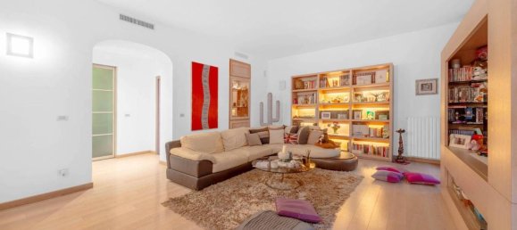6-salle Appartement à Milan, Italy No. 247930 2