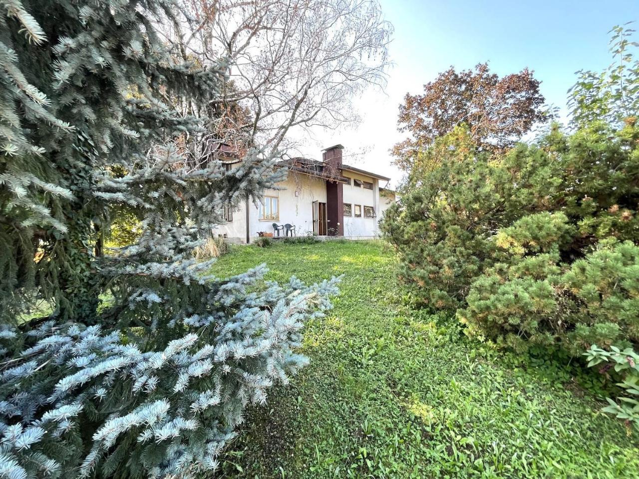 4 rooms Villa in Udine, Italy No. 32349