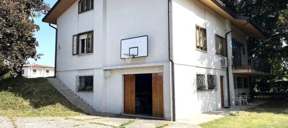 4 rooms Villa in Udine, Italy No. 32349 25