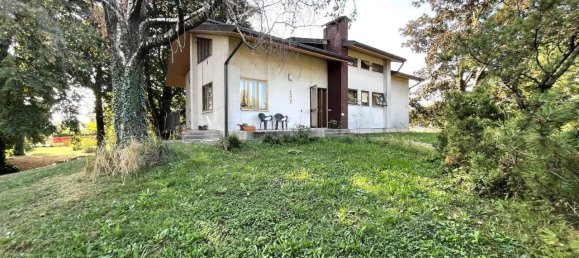 4 rooms Villa in Udine, Italy No. 32349 20