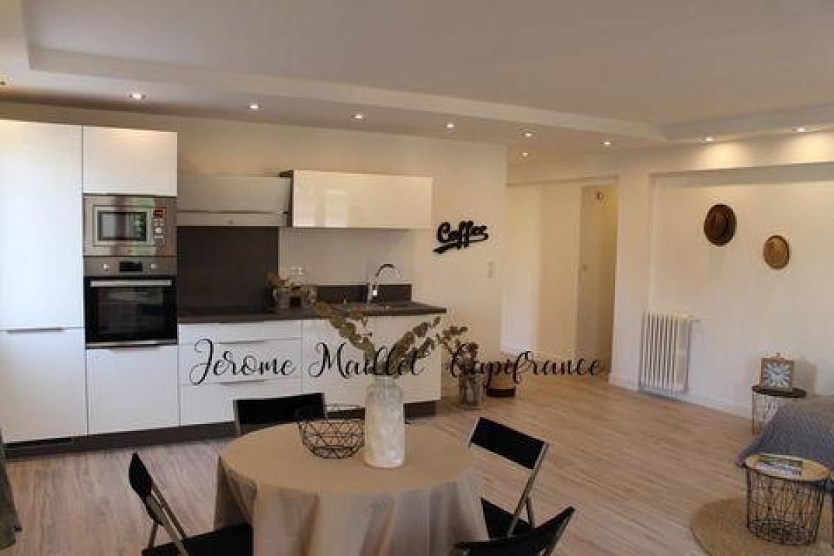 2 bedrooms Condo in Cannes, France No. 8511