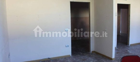 257m² Commercial property in Ponsacco, Italy No. 349254 3