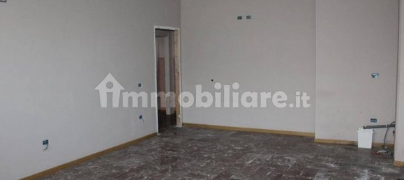 257m² Commercial property in Ponsacco, Italy No. 349254 2