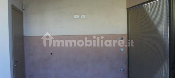 257m² Commercial property in Ponsacco, Italy No. 349254 12