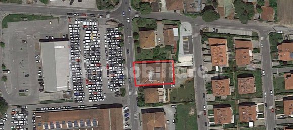 257m² Commercial property in Ponsacco, Italy No. 349254 35