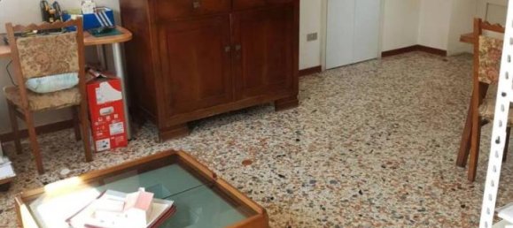 Villa de 5 habitaciónes en Pordenone, Italy No. 37299 14