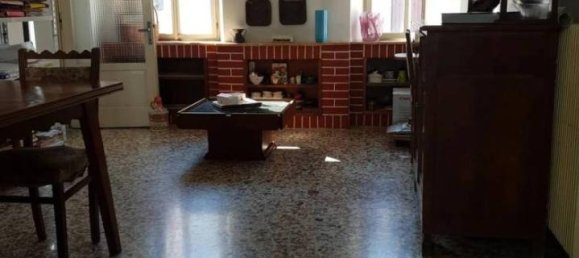 Villa de 5 habitaciónes en Pordenone, Italy No. 37299 10