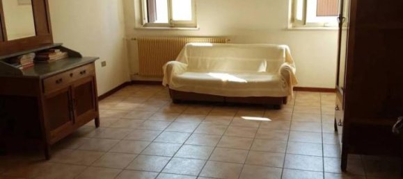 Villa de 5 habitaciónes en Pordenone, Italy No. 37299 37