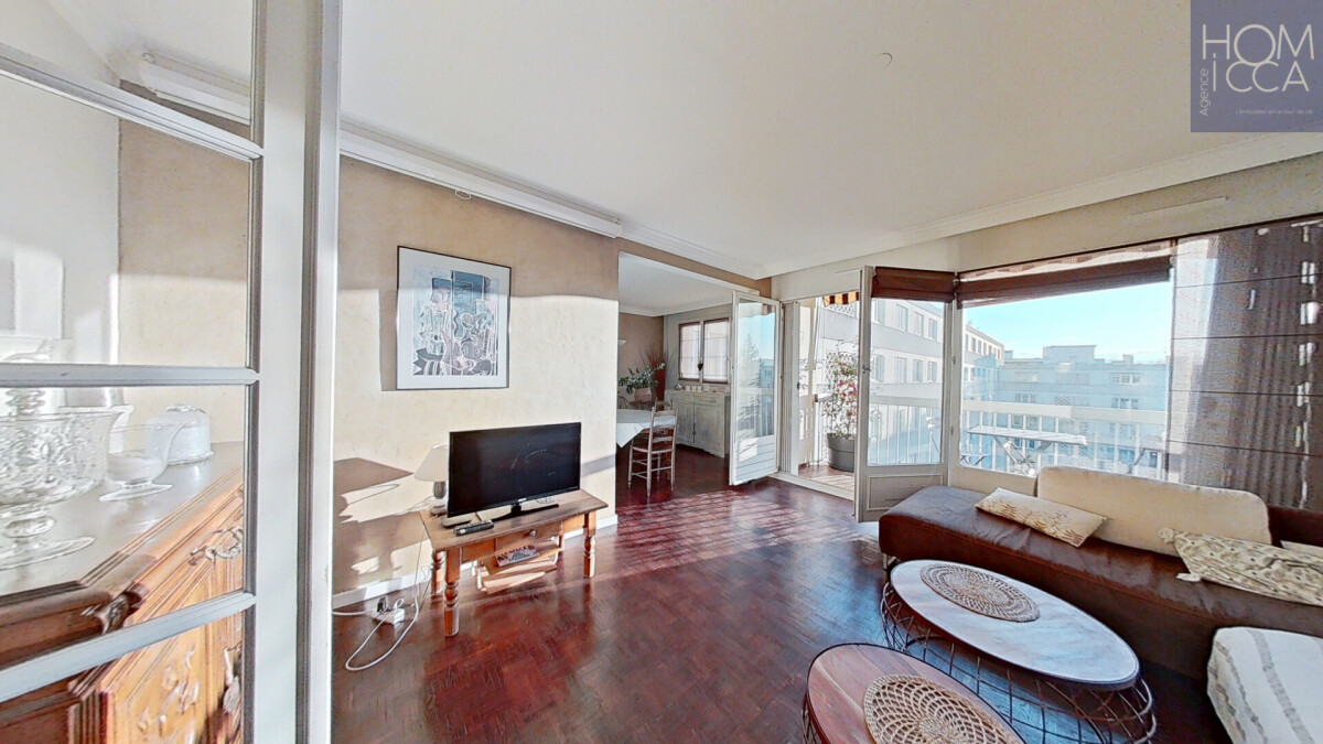 3 bedrooms Apartment in Lyon, France No. 320383