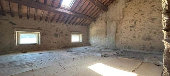 6 bedrooms House in Brogliano, Italy No. 344106 8