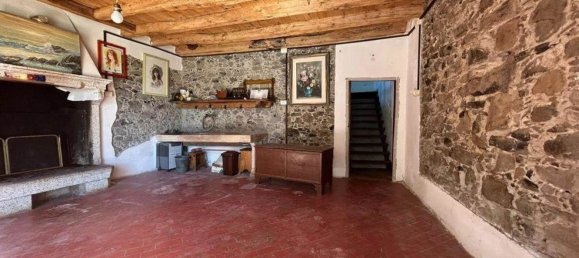 6 bedrooms House in Brogliano, Italy No. 344106 3