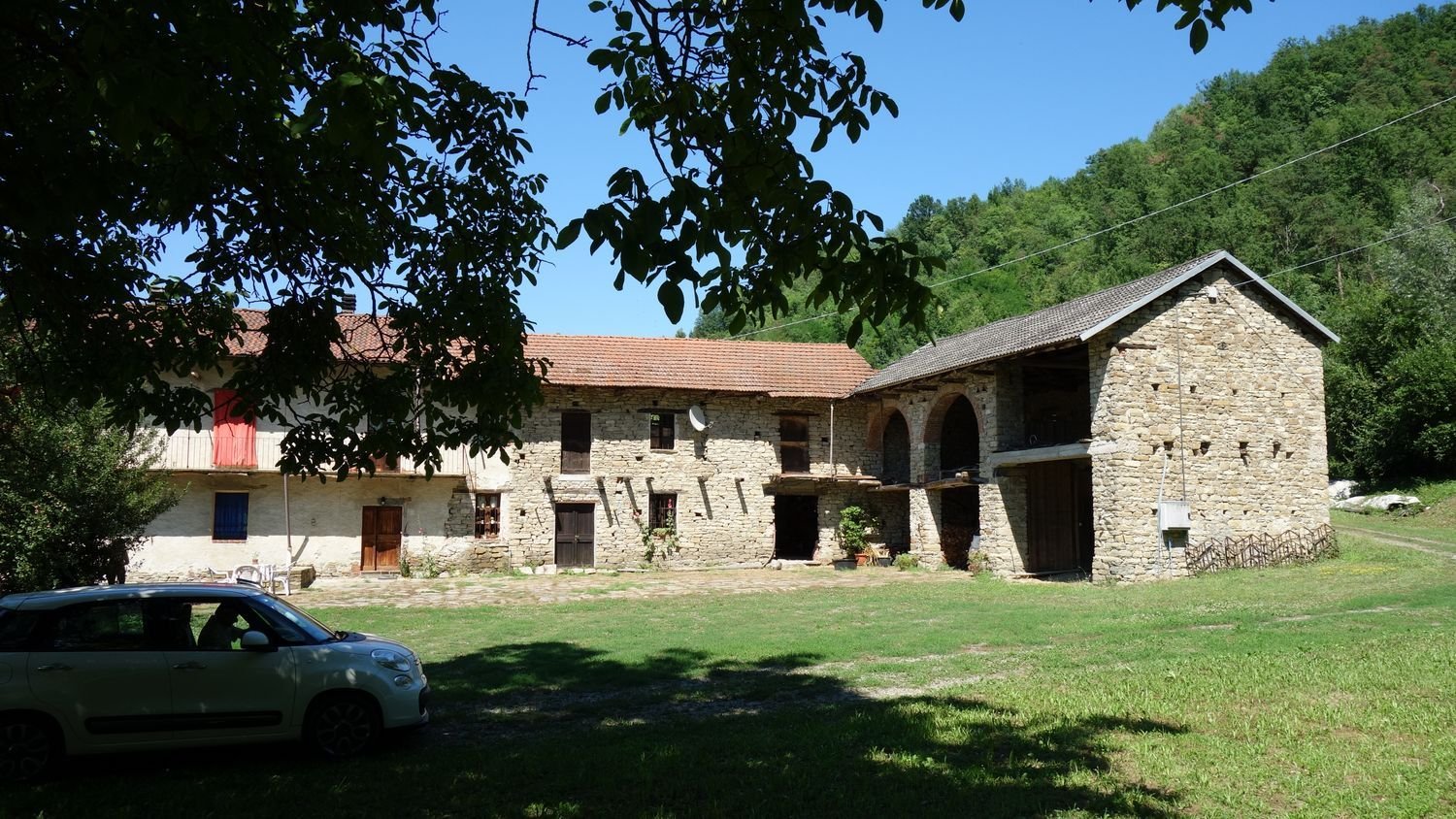 10 rooms House in Cessole, Italy No. 72782