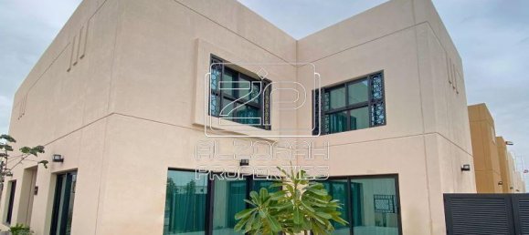 4 bedrooms Villa in Sharjah, UAE No. 95315 2