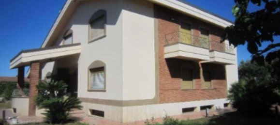 Apartamento de 7 divisões em Ardea, Italy N.º 32456 2